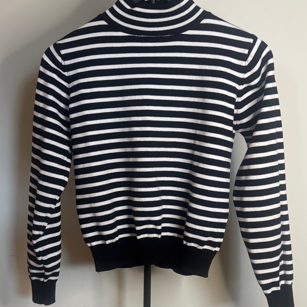 Yumiday Striped Black and White Men's Sweater Size Small